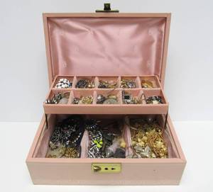 lot 213 image: Vintage Jewelry Box Full of Vintage Jewelry #1