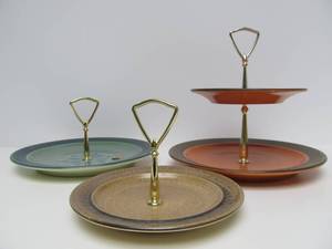 lot 184 image: 3 Great Looking Mid Century RED WING Pottery Serving Trays