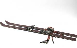 lot 193 image: Vintage Rossignol Strato 102 Skis France