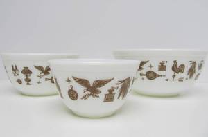 lot 222 image: Vintage Set Of 3 Pyrex Mixing Nesting Bowls Early Americana 401, 402, 403