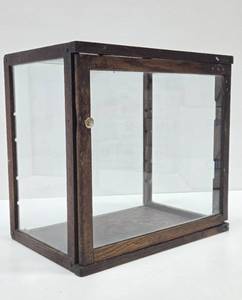 lot 262 image: Antique Oak Countertop Display Case