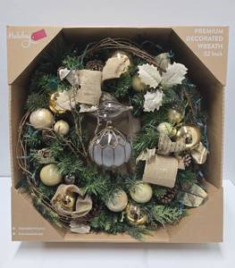 lot 275 image: Brand New Large Premium Decorated Christmas Wreath - 32