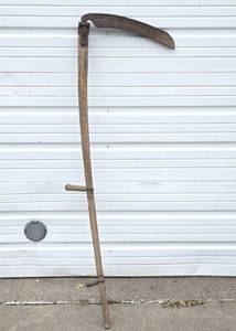 lot 307 image: Large Primitive Antique Scythe ThreshingReaper Tool