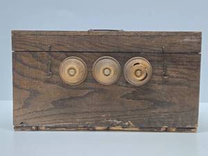 lot 311 image: Early Antique Electric Battery in Wood Case