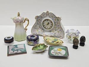 lot 322 image: Estate Lot of Fine Antique Porcelain Pieces & other Items