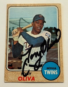 lot 3C image: Tony Oliva Auto 1968 Topps #165 Vintage Miinesota Twins Baseball Card