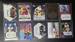 lot 117B image: 10-Card Packers RC Auto Football Card Lot (All players have been on the Packers team at one point in their career) (5)