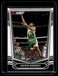 lot 90 image: Kevin Durant RC 2009 Topps Tip Off #35 Rookie Basketball Card