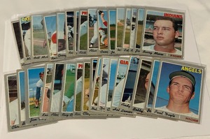 lot 154 image: 1970 Topps Baseball 33 Card Vintage Lot