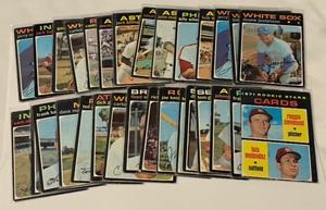 lot 156 image: 1971 Topps Baseball 30 Card Vintage Lot