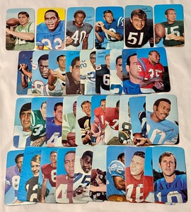 lot 189 image: 1970 Topps Giant Football - COMPLETE SET OF 35 - Tarkenton, Starr, Unitas, Butkus, Sayers, Simpson, Namath, Griese and More