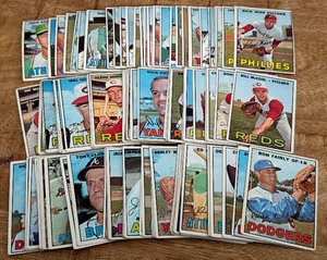 lot 59B image: 1967 Topps Baseball 95 Card Vintage Lot