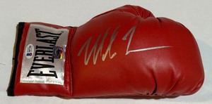 lot 10B image: Mike Tyson Signed With Beckett COA New Everlast Boxing Glove