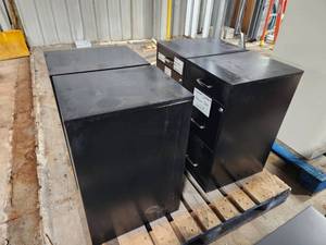 lot 113 image: Lot of (4) Metal File Cabinet 3-drawer
