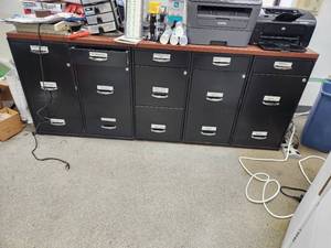 lot 112 image: Lot of (5) Metal File Cabinet 3-drawer with Laminate Top