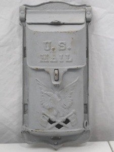 lot 1 image: Vintage Cast Iron U.S. Mailbox with Eagle and Flag Motif