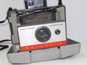 lot 16 image: Polaroid Land Camera Automatic 104 Instant Film Camera