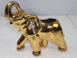 lot 18 image: Gold Ceramic Elephant Planter Home Decor Accent