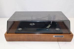 lot 34 image: Vintage Panasonic Model RD-7673 Automatic Turntable with Dust Cover
