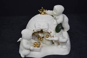 lot 118 image: Snowbabies Ill Be Home For Christmas Figurine with Box