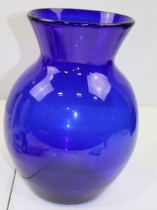 lot 75 image: Cobalt Blue Glass Vase, 10 Inches Tall