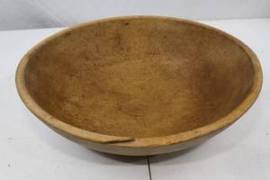 lot 81 image: Large Antique Wooden Dough Bowl 15 Inch