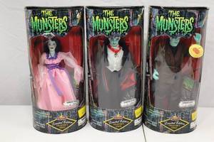 lot 141 image: The Munsters Limited Edition Collectors Series Doll Lot - Premier Editions