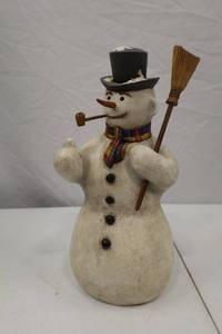 lot 235 image: Department 56 12-Inch Snowman Figurine Signed Leo Smith