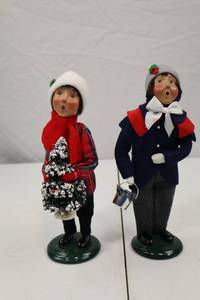 lot 245 image: Byers Choice Carolers Lot, Pair 1995 Holiday Figures, 11 Inches Tall