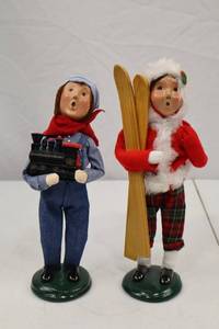 lot 247 image: Byers Choice Train Conductor and Skier Carolers, 1987