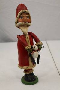 lot 252 image: Penny McAllister Christmas Santa Figure with Bear, 12 in, 2004