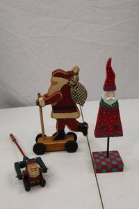lot 255 image: Lot of 3 Wooden Santa Christmas Holiday Decorations