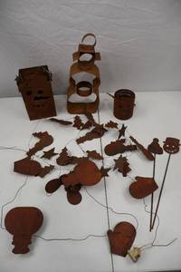 lot 260 image: Rustic Christmas Metal Decor Lot Snowman Lanterns, Garlands & Stakes