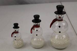 lot 268 image: Set of 3 Glass Snowman Christmas Decorations