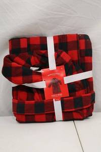 lot 271 image: Wondershop Adult Robe Red Black Buffalo Plaid Size Large