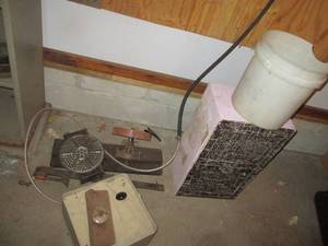 lot 341 image: Metal pipe clamp, Painted upper cab...