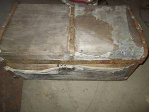 lot 342 image: Vintage wood storage trunk with met...