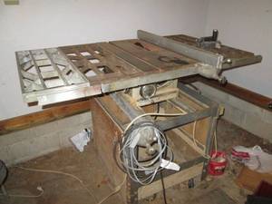 lot 355 image: Vintage Craftsman table saw with st...