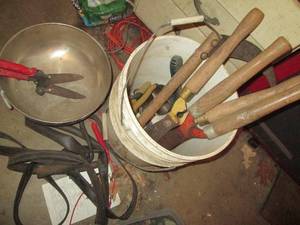 lot 358 image: Metal Department55 bowl, hedge trim...