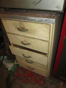 lot 360 image: Vintage 5-drawer kitchen cabinet se...