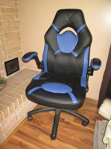 lot 6 image: Blue and black leather style padded...