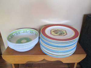 lot 26 image: Large lot of Decorative plastic ser...