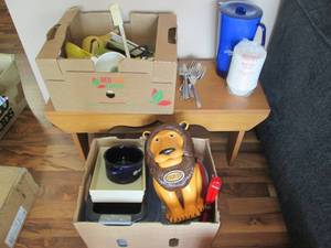 lot 31 image: Metal bakeware, covered pitcher, Li...