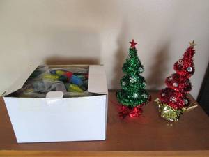 lot 35 image: Colorful Christmas bulb string ligh...