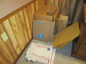 lot 55 image: Variety of bubble mailers and shipp...