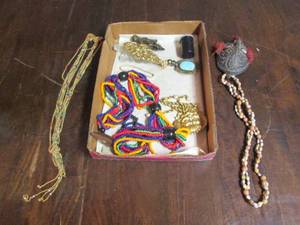 lot 56 image: Vintage costume jewelry, metal fini...