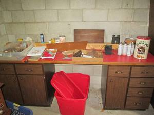 lot 68 image: Content of workbench including misc...