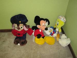lot 97 image: Fival, Mickey Mouse and other chara...