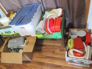 lot 107 image: Massive lot of Tupperware and addit...