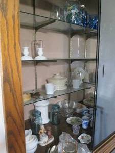 lot 111 image: Large variety of vintage glassware ...
